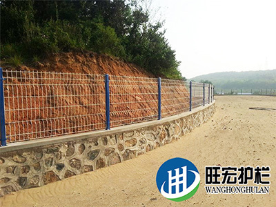 雙邊絲護(hù)欄網(wǎng)17