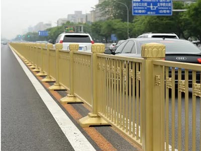 黃金交通護(hù)欄41