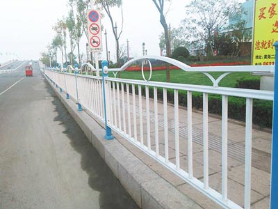 鋅鋼交通護(hù)欄20