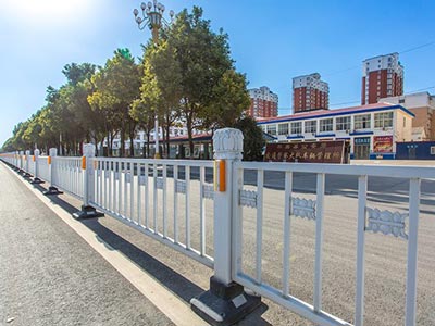 鋅鋼交通護(hù)欄23